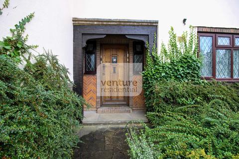 4 Aubrey Gardens, Luton, LU4 9JS