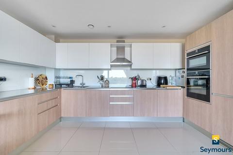 2 bedroom flat for sale, Leapale Lane, Surrey GU1