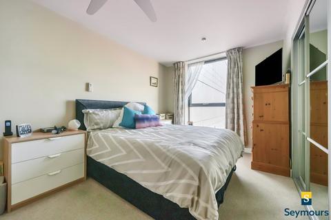 2 bedroom flat for sale, Leapale Lane, Surrey GU1