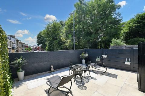 undefined, Hexon Close, Salford, M6