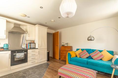 2 bedroom flat for sale, Wood Street, Bingley, West Yorkshire, BD16