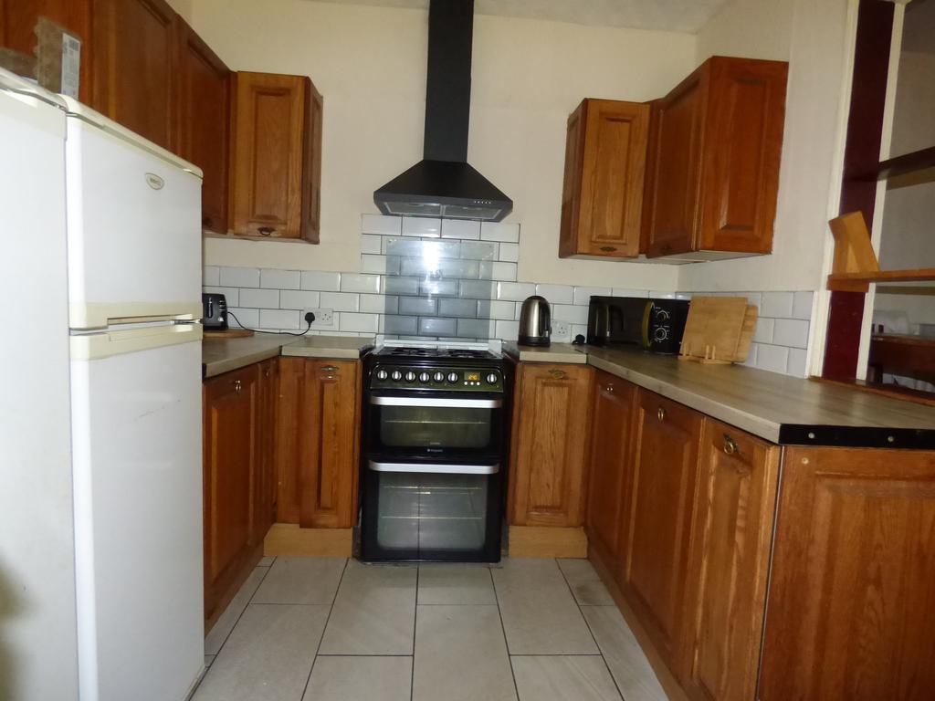 Kitchen (2)