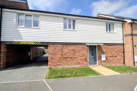 2 bedroom coach house for sale, Chandler Drive, Bordon GU35