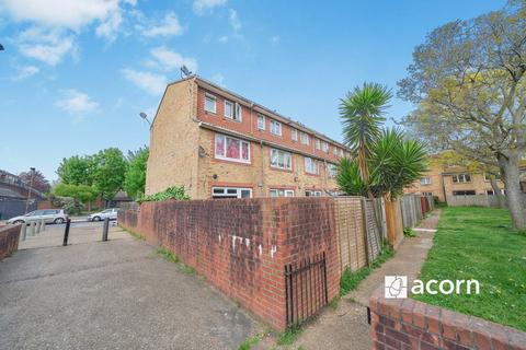 4 bedroom house to rent, Clifton Way Peckham SE15