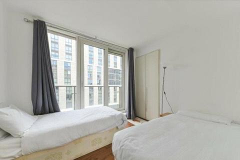 3 bedroom apartment to rent, Peninsula Apartments, Paddington W2