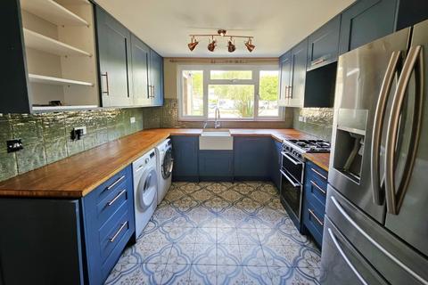 3 bedroom end of terrace house to rent, Shepperton, Surrey, TW17