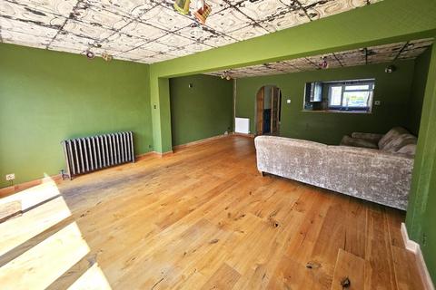3 bedroom end of terrace house to rent, Shepperton, Surrey, TW17