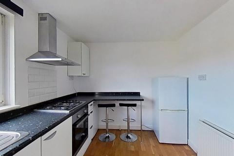 2 bedroom flat to rent, Calder Crescent, Edinburgh, EH11