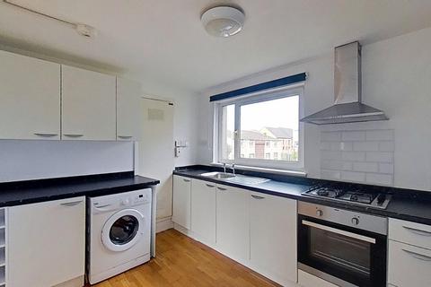 2 bedroom flat to rent, Calder Crescent, Edinburgh, EH11