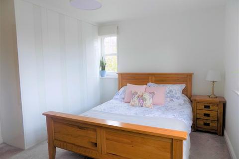 2 bedroom apartment for sale, Campbell Fields, Aldershot GU11