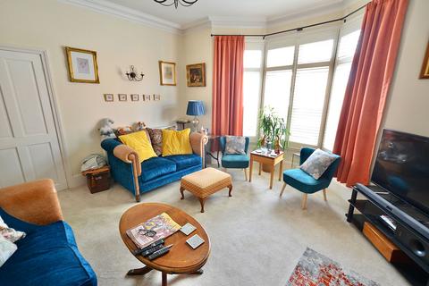 4 bedroom semi-detached house for sale, Queens Road, Evesham, WR11 4JN