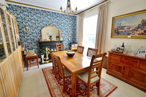 4 bedroom semi-detached house for sale, Queens Road, Evesham, WR11 4JN