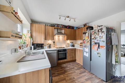 5 Crosstrees, Royal Wootton Bassett, Swindon, SN4 8FB