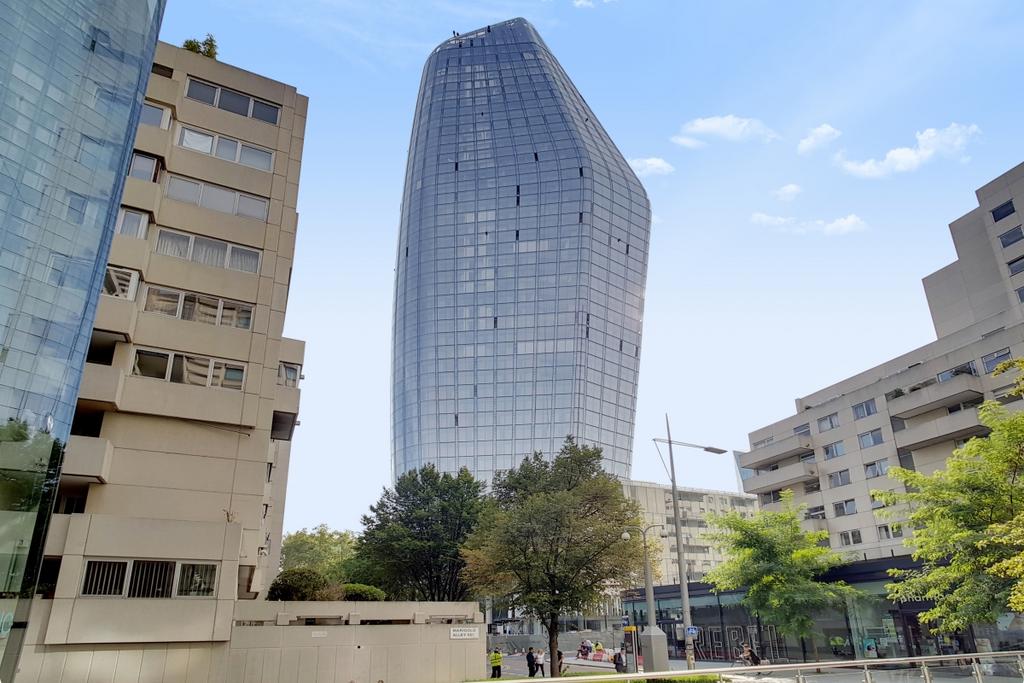 6 Exterior 6