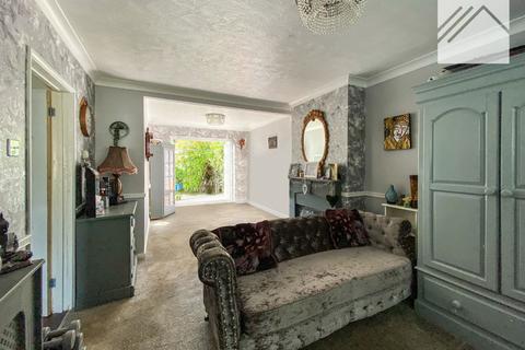 3 bedroom semi-detached house for sale, St. Agnes Drive, Canvey Island