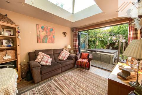 3 bedroom semi-detached house for sale, St. Agnes Drive, Canvey Island