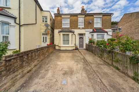 26 Canning Crescent, London, N22 5SR