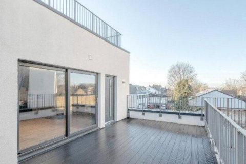 Avenir Court, Ballards Lane, London