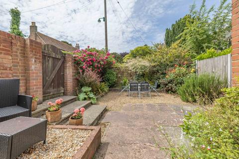 3 bedroom end of terrace house for sale, The Street, Staple, Canterbury, Kent, CT3