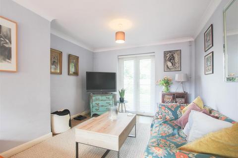 16 Chalklands, Linton, Cambridge, CB21 4JH