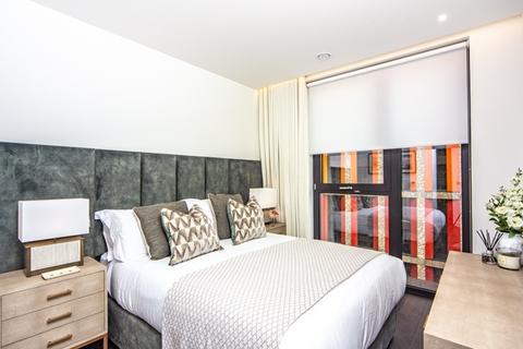 2 bedroom property to rent, Charles Clowes Walk, London SW11