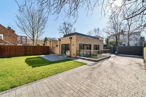 4 bedroom detached house to rent, Lavender Mews, Surbiton