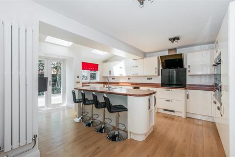 6 bedroom detached house for sale, Wintringham, Elloughton