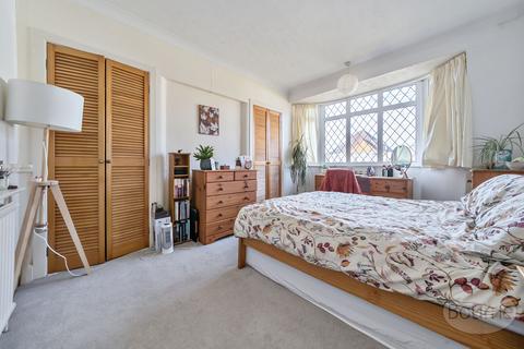 5 Grantley Road, Guildford, GU2 8BW