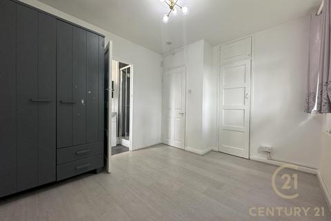 4 bedroom apartment to rent, Kingsnympton Park, KINGSTON UPON THAMES KT2