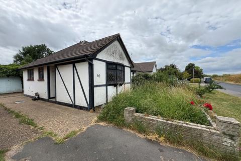 3 bedroom bungalow for sale, Smallgains Avenue, Canvey Island SS8