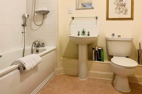 2 bedroom apartment for sale, Eaton Avenue, Slough, Berkshire