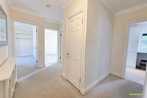 18 Madison Gardens, Bromley, BR2 0SJ