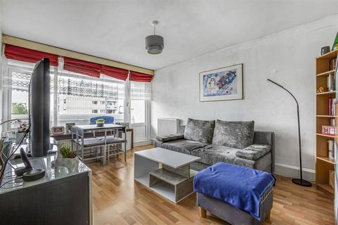 undefined, Tangley Grove, London, ., SW15 4EH