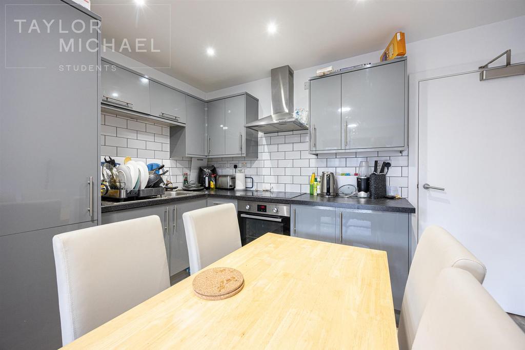 Kitchen / Living Room