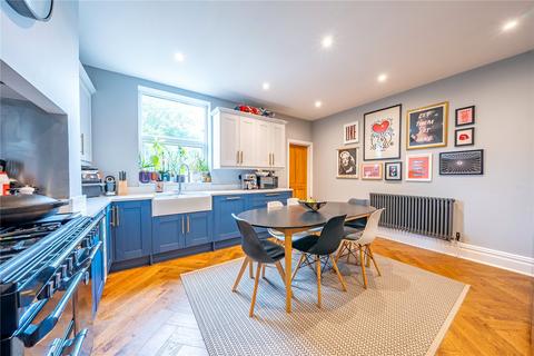 1 De Lacy Mount, Leeds, LS5 3JF