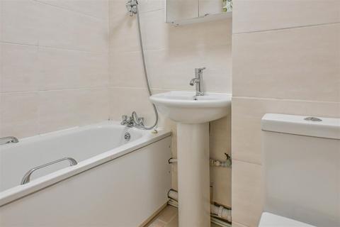 2 bedroom apartment for sale, Beckett Court, Canterbury Way, Great Warley, Brentwood