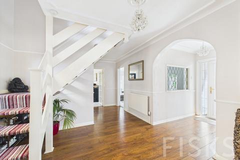 4 bedroom detached house for sale, Romsey Road, Benfleet, SS7