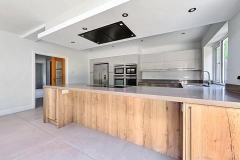 17 Alderside Walk, Englefield Green, Egham, TW20 0LX