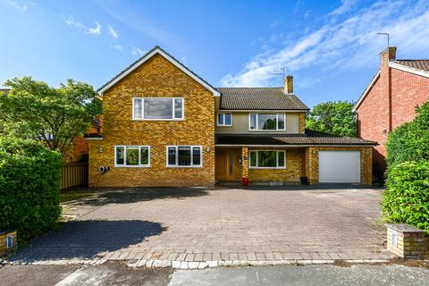 17 Alderside Walk, Englefield Green, Egham, TW20 0LX