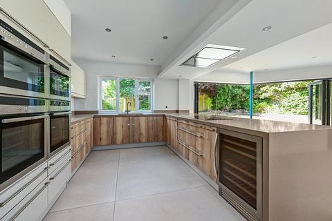 17 Alderside Walk, Englefield Green, Egham, TW20 0LX