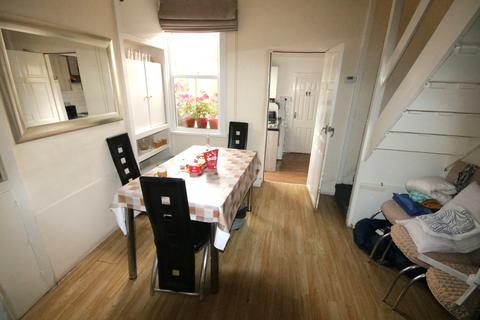 25 Holness Road, London, E15 4EN