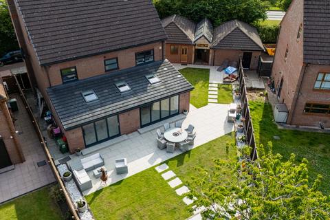 6 bedroom detached house for sale, Alderwood Court, Widnes