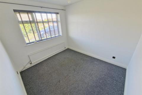 33 Avon Drive, Crewe, CW1 5NJ