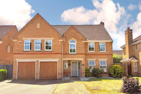 5 bedroom detached house for sale, Chisholm Close, Northampton NN4