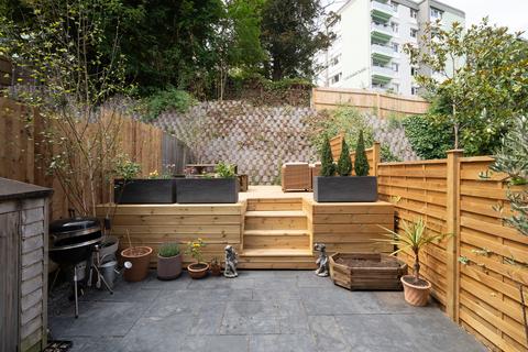 undefined, Century Yard II, Century Yard, London SE23