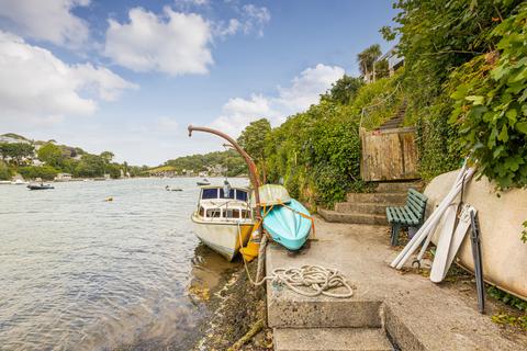 undefined, Pillory Hill, Noss Mayo