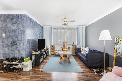 4 bedroom end of terrace house to rent, Sark Walk, London, E16