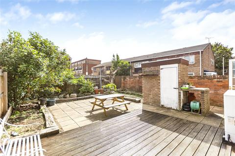 4 bedroom end of terrace house to rent, Sark Walk, London, E16