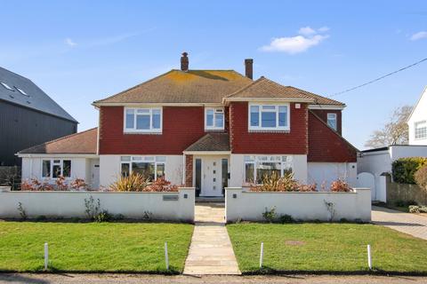 Stoney Hoe Madeira Road, Littlestone, New Romney, TN28 8QX