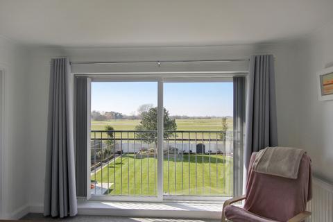 Stoney Hoe Madeira Road, Littlestone, New Romney, TN28 8QX